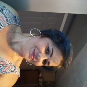 Meet your Posher, Ana gloria